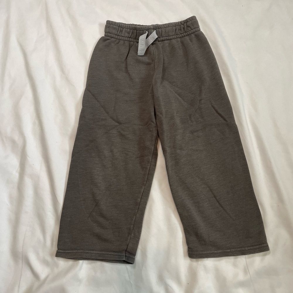 🐶🐶Garanimals size 3T gray sweat pants🐶🐶